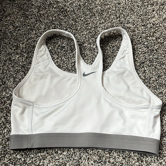 Nike Sports bra - Picture 2 of 2